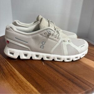 On Running Cloud 6 White/ Gray Women's Running Shoes Size 8